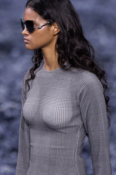 Look 19